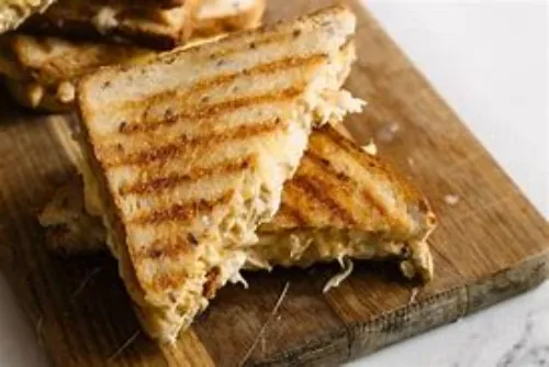 CHICKEN CHEESE SANDWICH